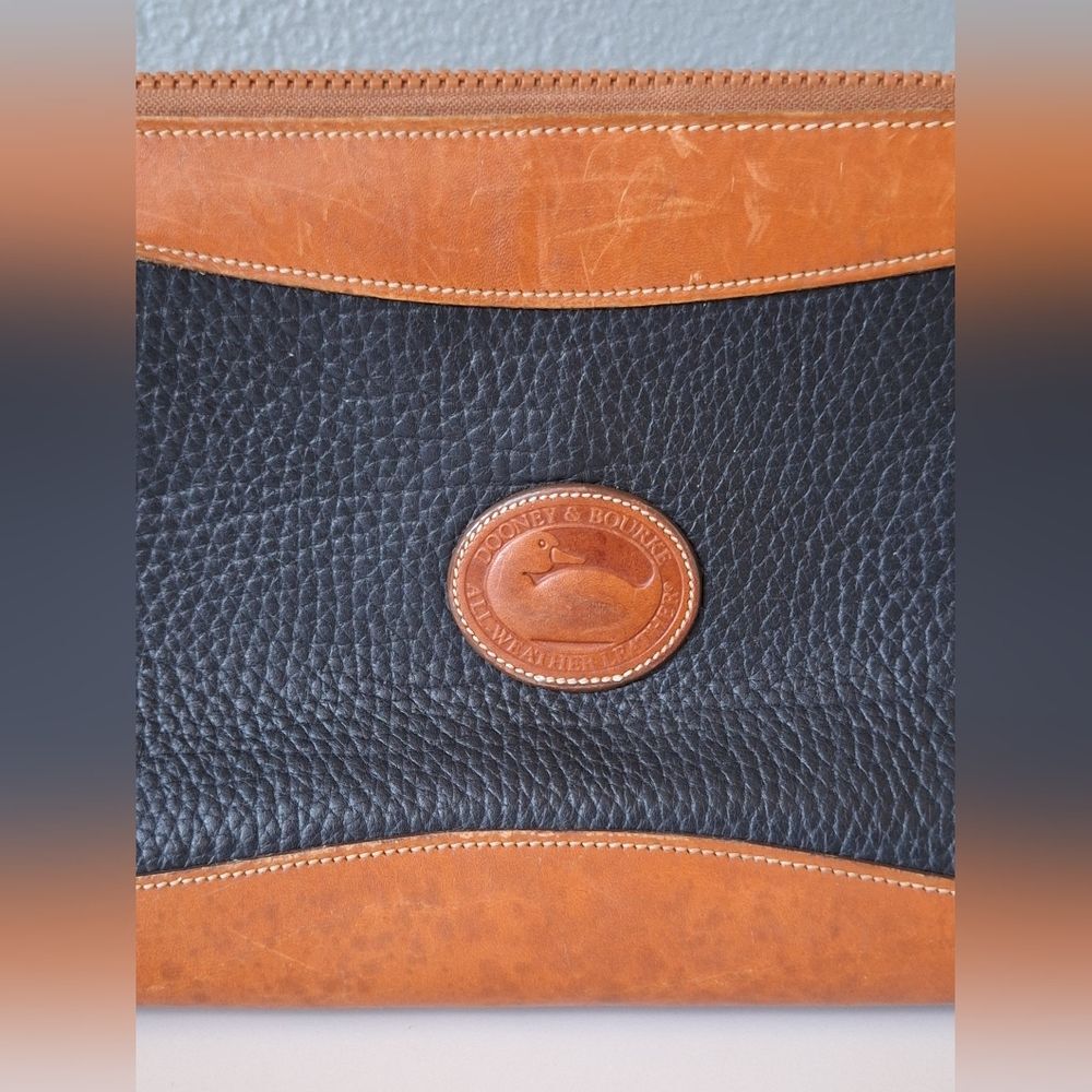 Vintage Dooney & Bourke Black and Brown Leather Shoulder Bag Crossbody - Picture 2 of 9